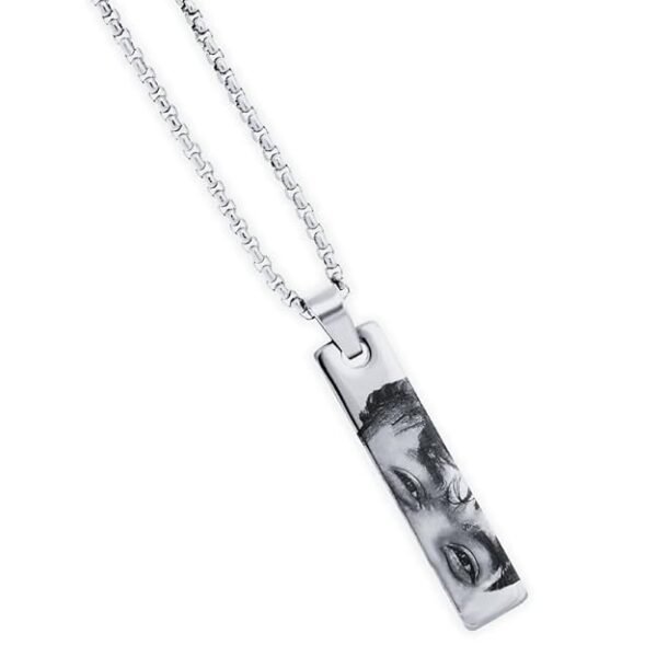 Personalized Photo Necklace – Perfect for Creating a Unique and Thoughtful Gift for Him or Her