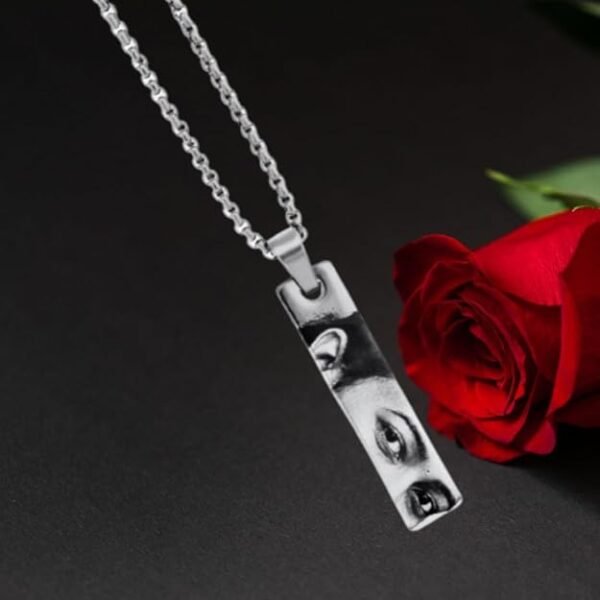Personalized Photo Necklace – Perfect for Creating a Unique and Thoughtful Gift for Him or Her