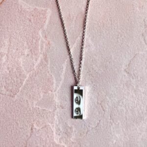 Personalized Photo Necklace – Perfect for Creating a Unique and Thoughtful Gift for Him or Her