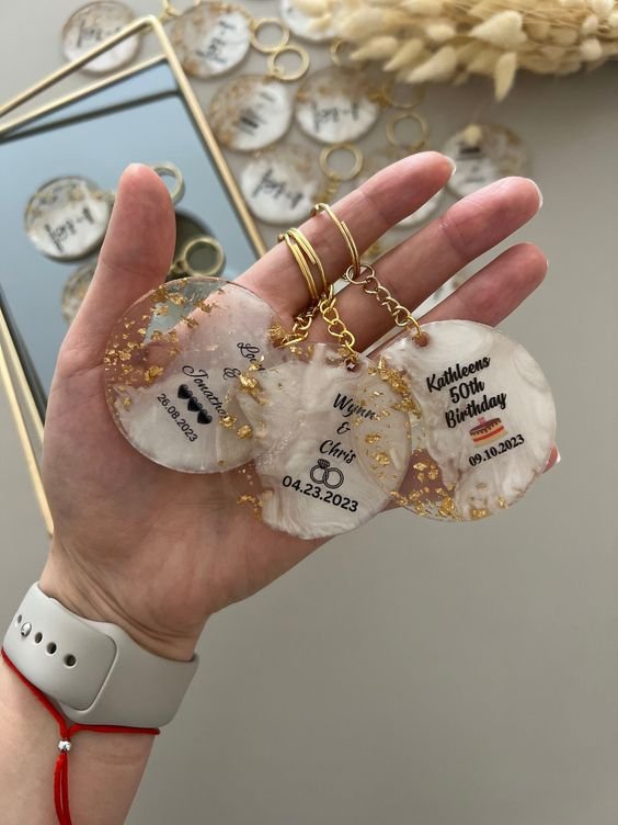Customized resin art keychain for wedding return gift